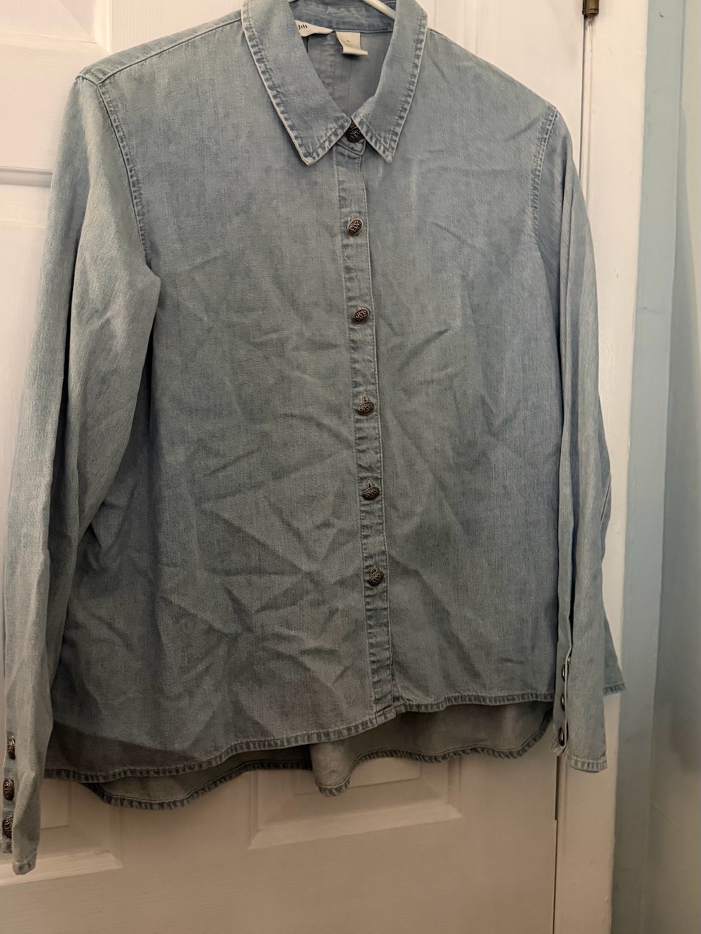 J. Jill Women’s Denim Button Down Shirt Blue Ornate Metal Buttons Small